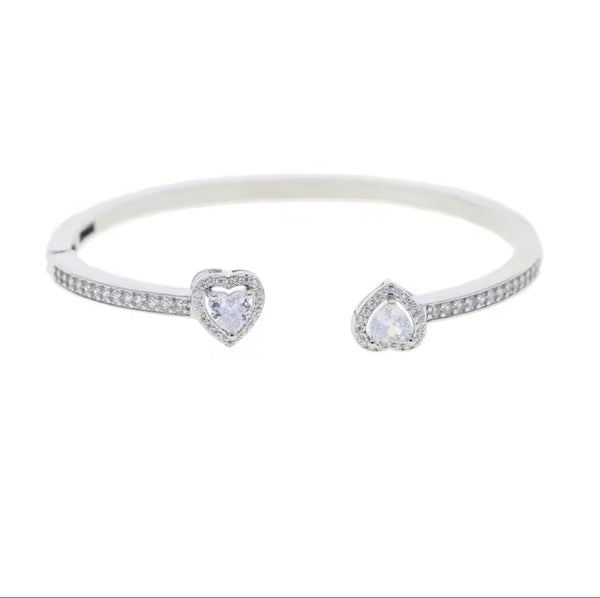 Dainty Classic Heart Bangle